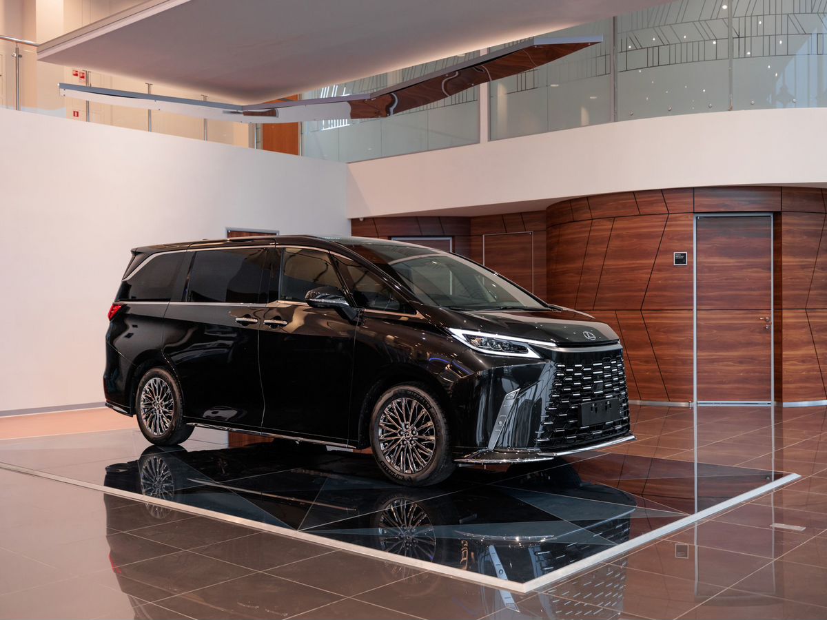 Lexus LM II 350h 2.5hyb CVT (250 л.с.) 4WD