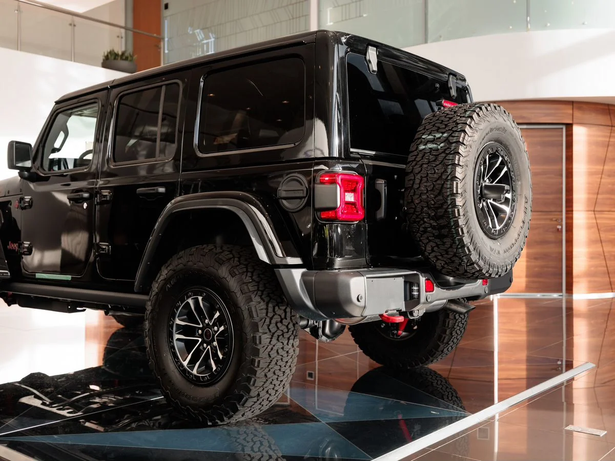 Jeep Wrangler — фото 13