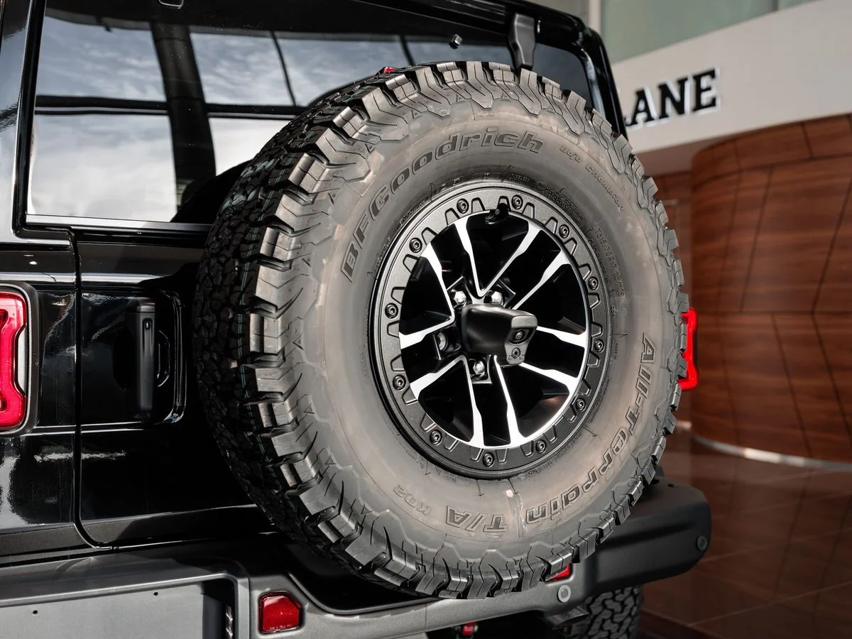 Jeep Wrangler — фото 14