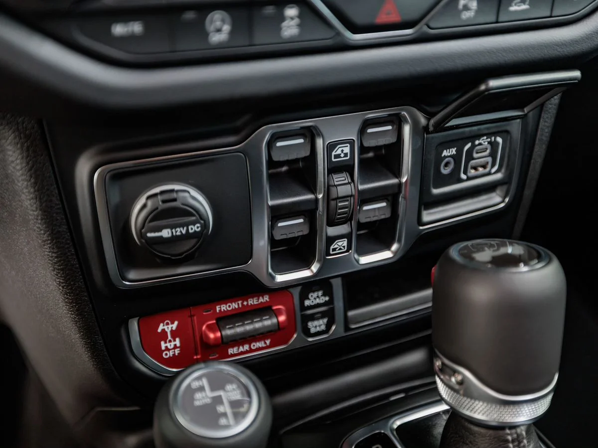 Jeep Wrangler — фото 21