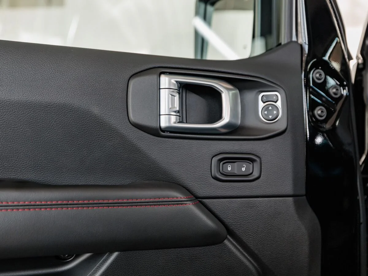 Jeep Wrangler — фото 23
