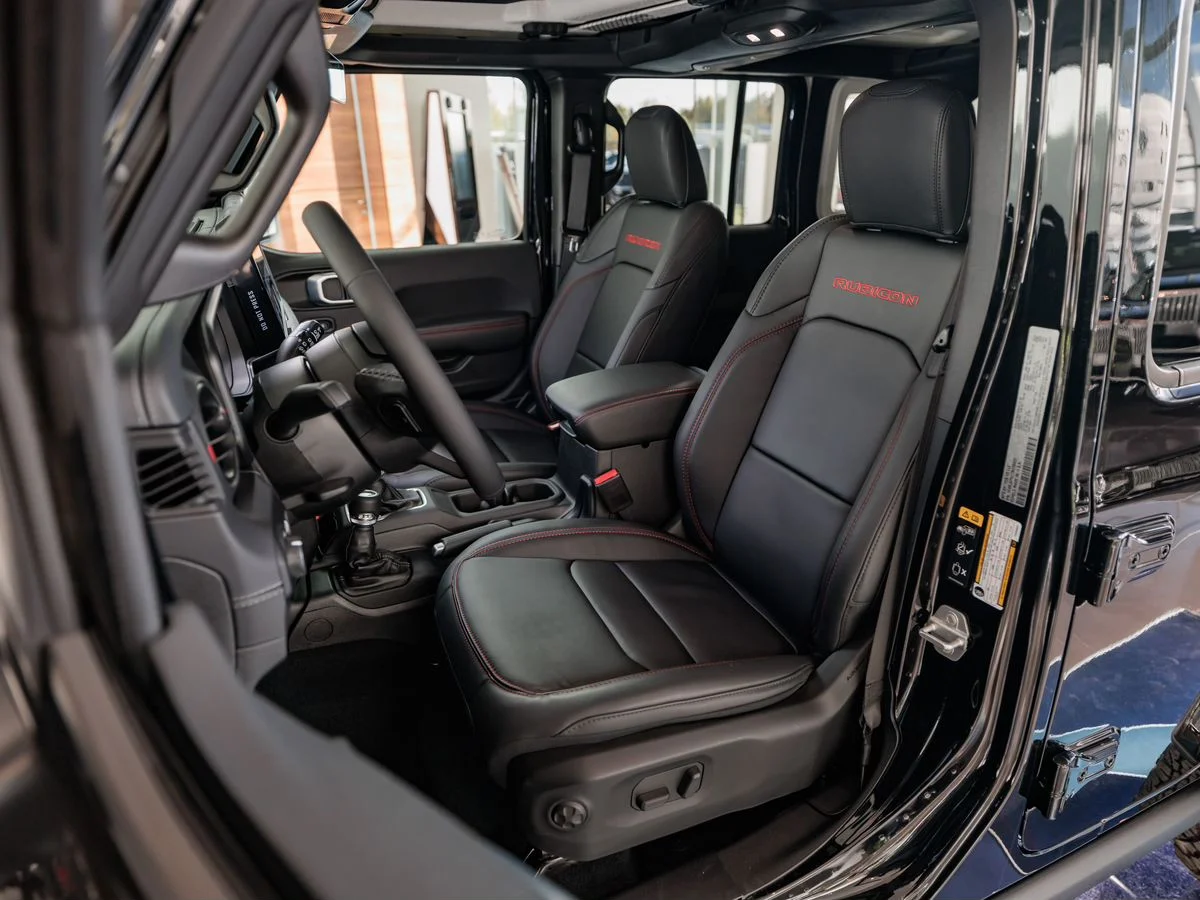 Jeep Wrangler — фото 24