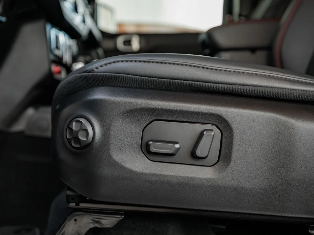 Jeep Wrangler — фото 26