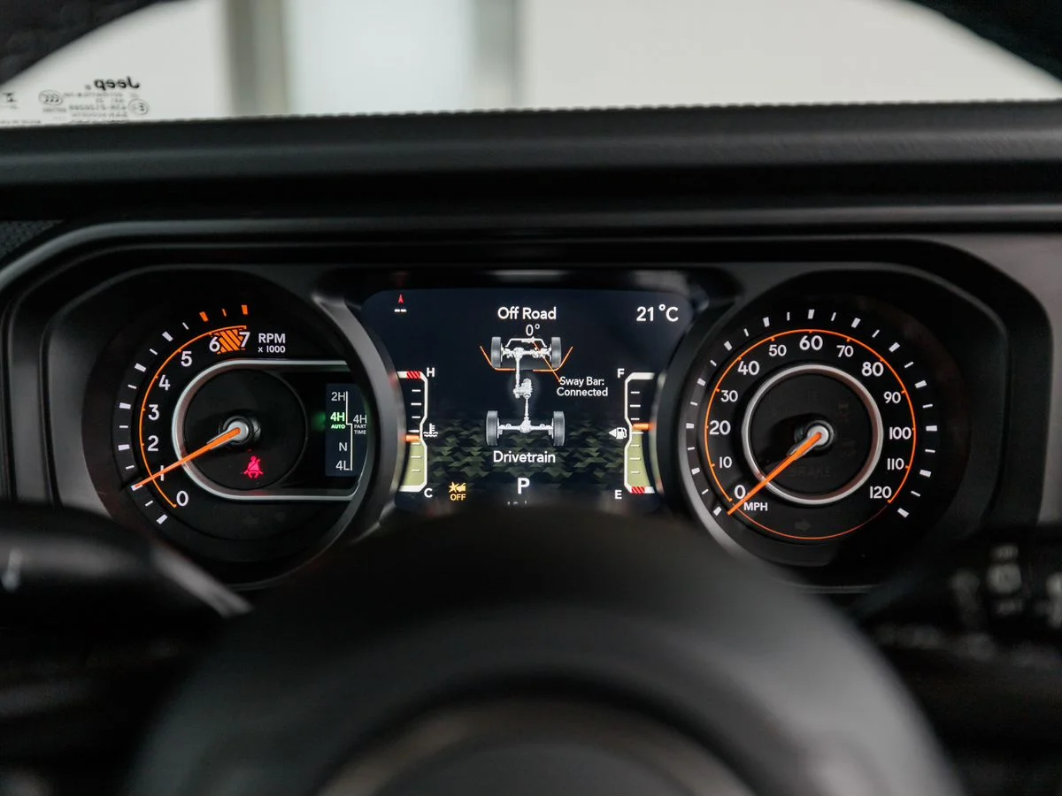 Jeep Wrangler — фото 18