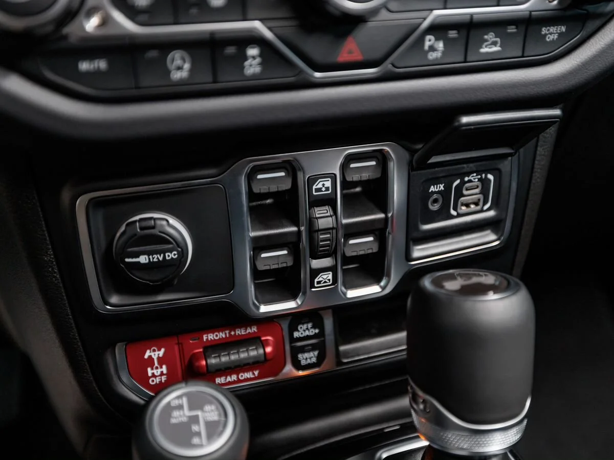 Jeep Wrangler — фото 21
