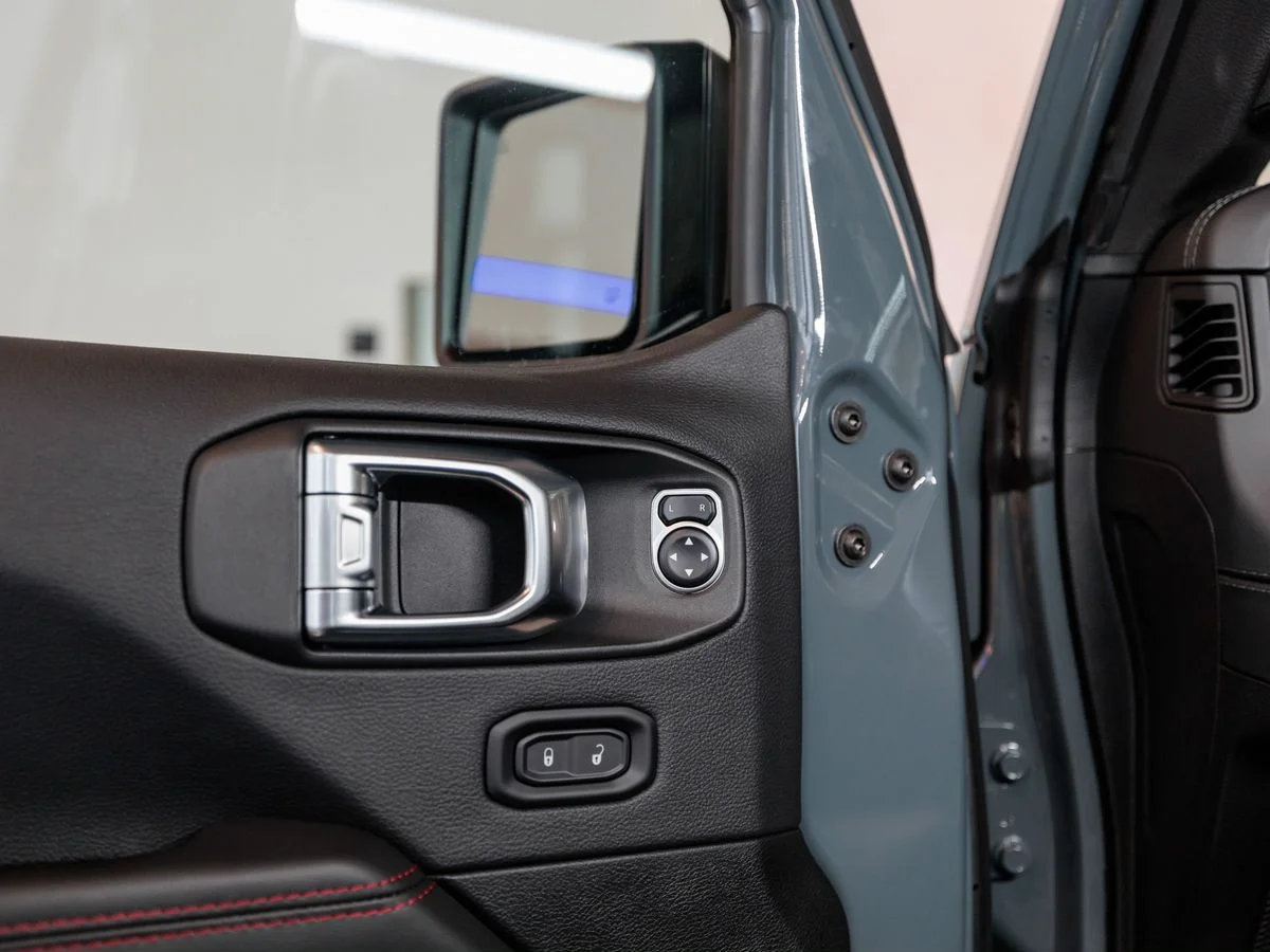 Jeep Wrangler — фото 23