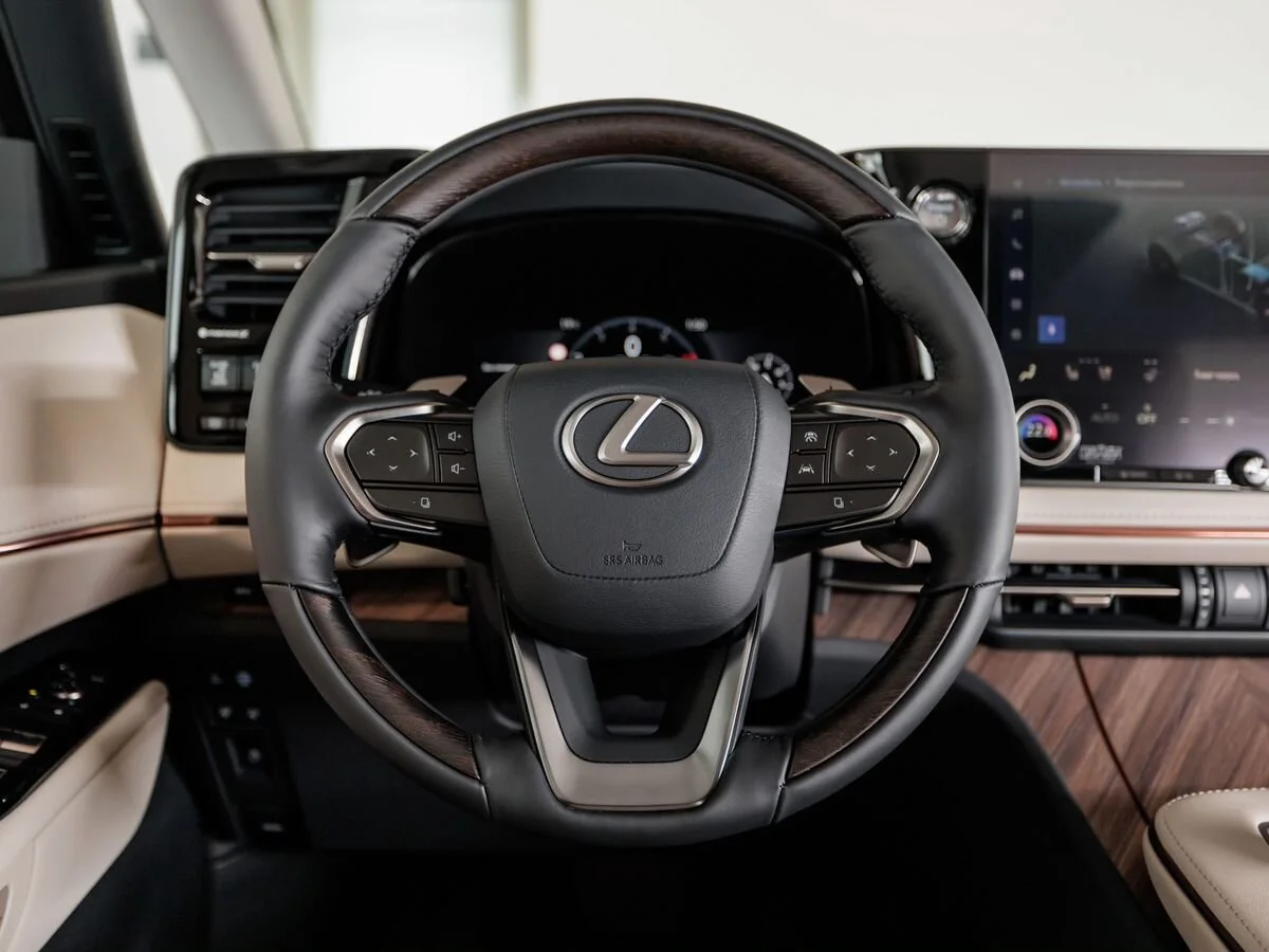 Lexus LM — фото 13